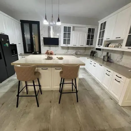 Olive Hill New Villa Vlorë